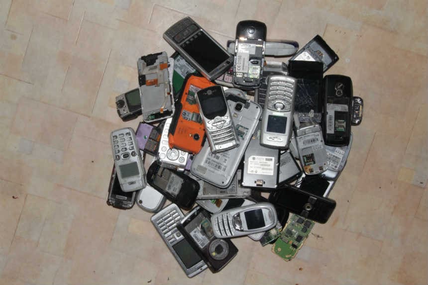 Утилизация старых телефонов